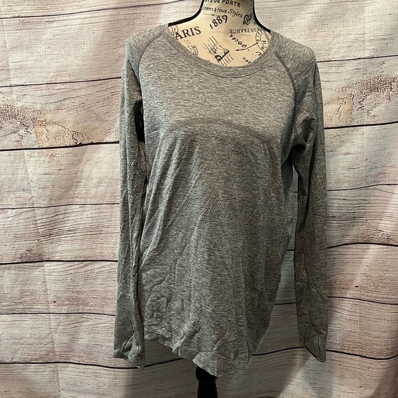 Lululemon Swiftly Tech Crew Top Long Sleeve Size 12 Seamless Running Hip Length - Picture 2 of 10